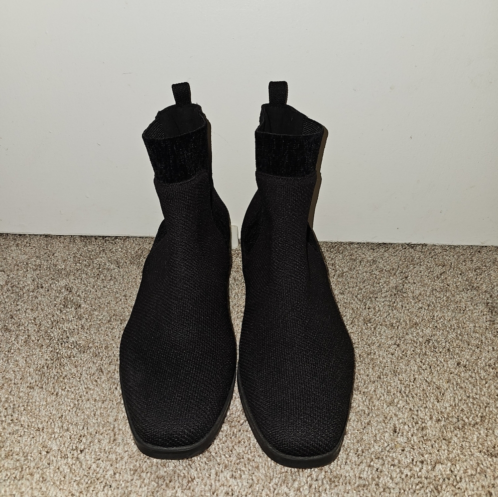 Vivaia Water-Resistant Black Knit Boots - Picture 6 of 6